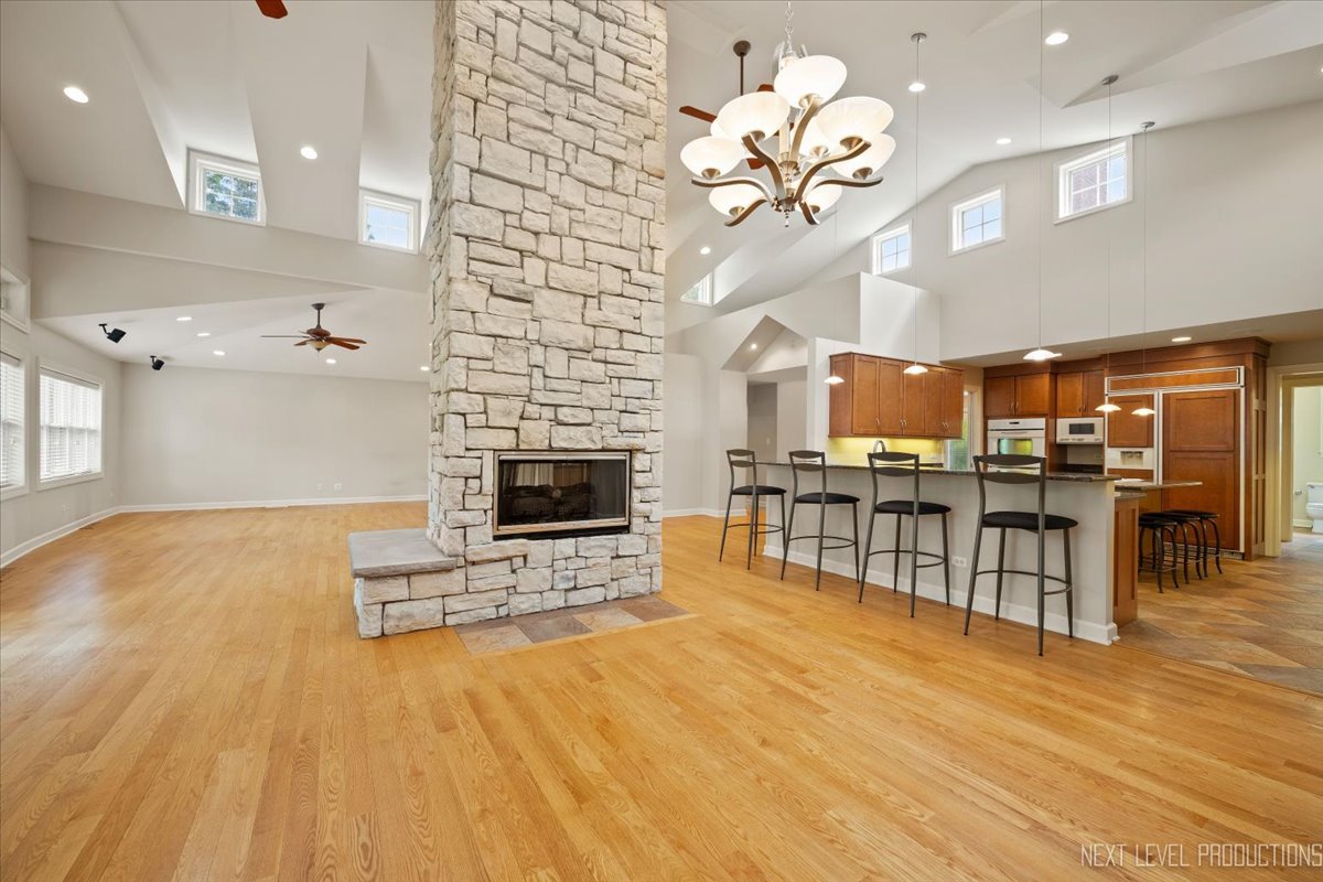 4830 Wolf Road, Western Springs, IL 60558