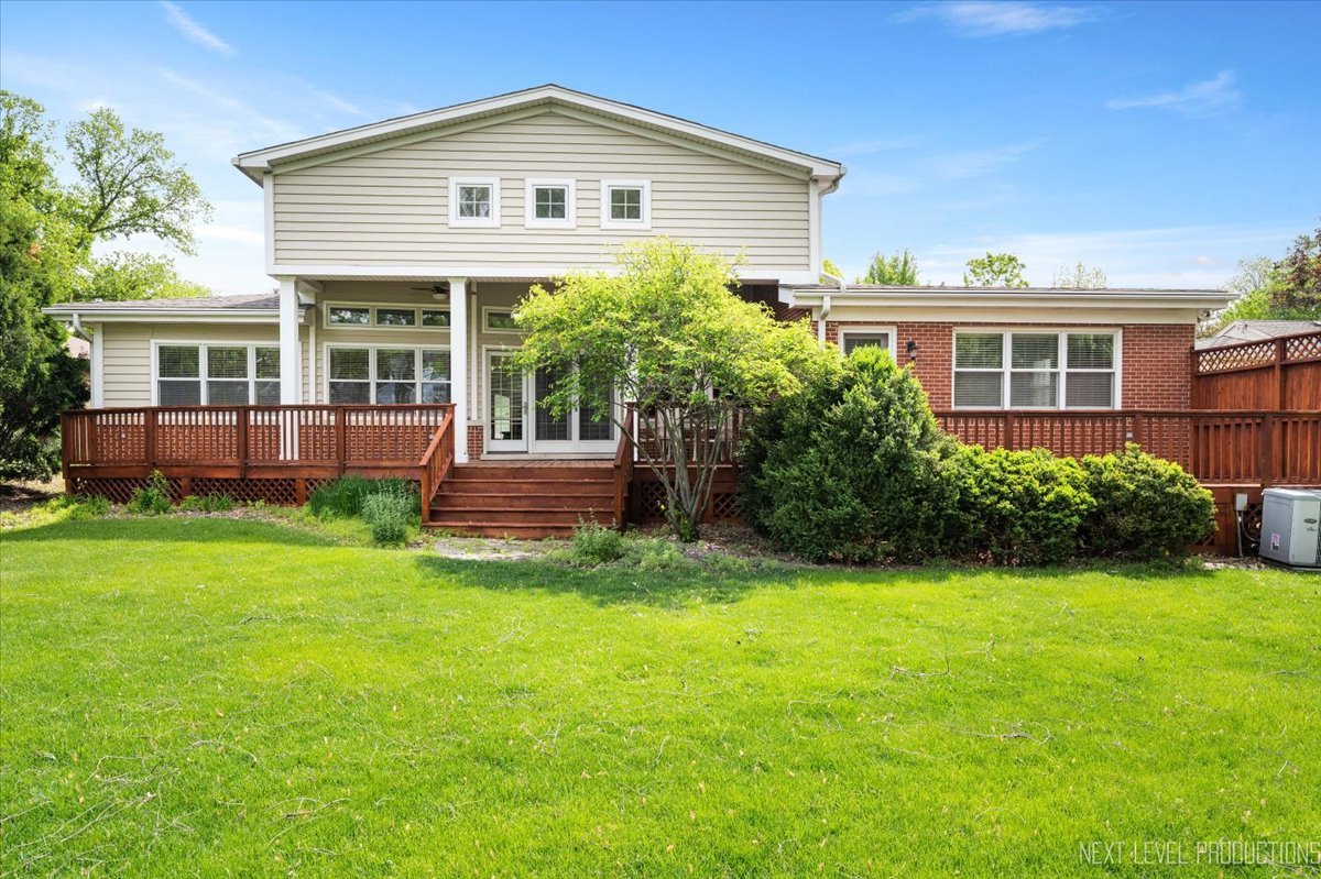 4830 Wolf Road, Western Springs, IL 60558