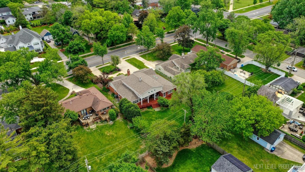 4830 Wolf Road, Western Springs, IL 60558