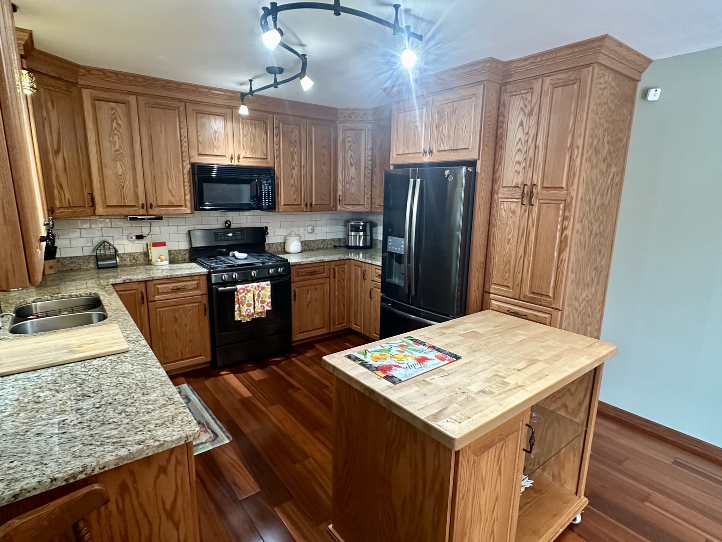 15813 Jon Road, Oak Forest, IL 60452