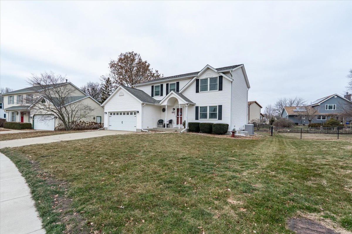 607 Old Farm Road, Bloomington, IL 61704