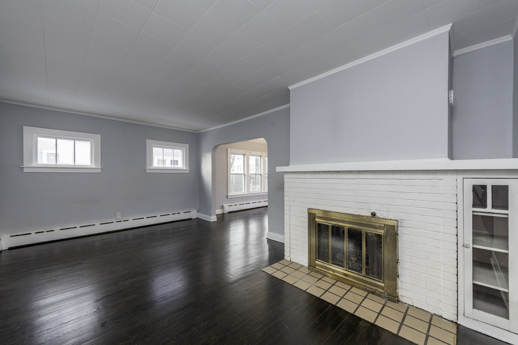 1318 N Jackson Street, Waukegan, IL 60085