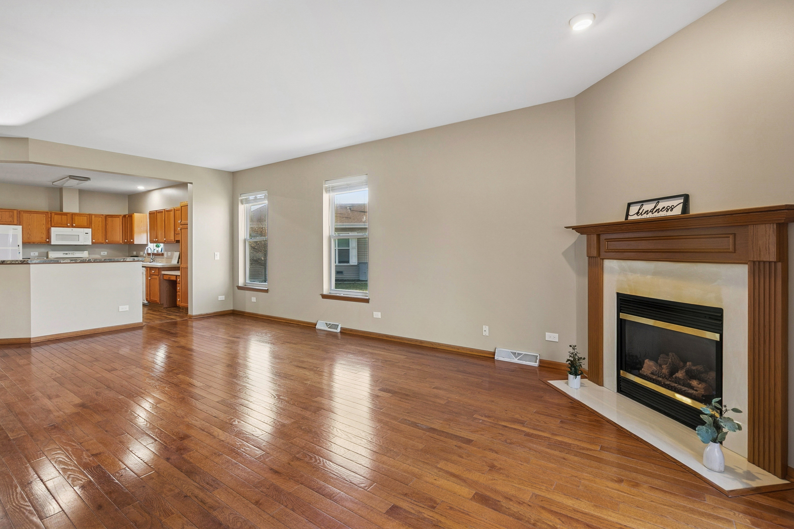 3840 Fox Hunt Way, Grayslake, IL 60030