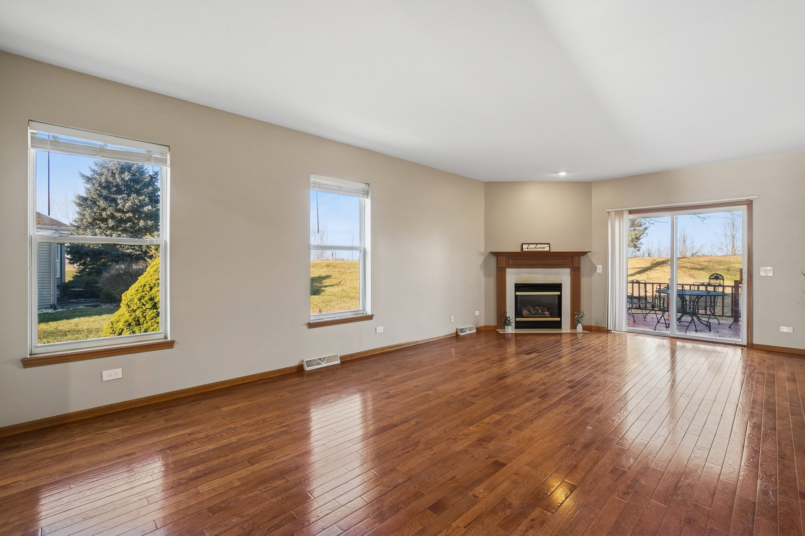 3840 Fox Hunt Way, Grayslake, IL 60030