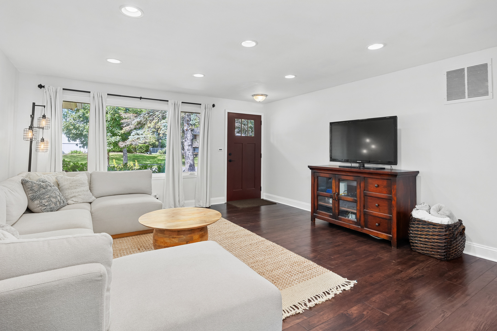 1011 Mercury Drive, Schaumburg, IL 60193