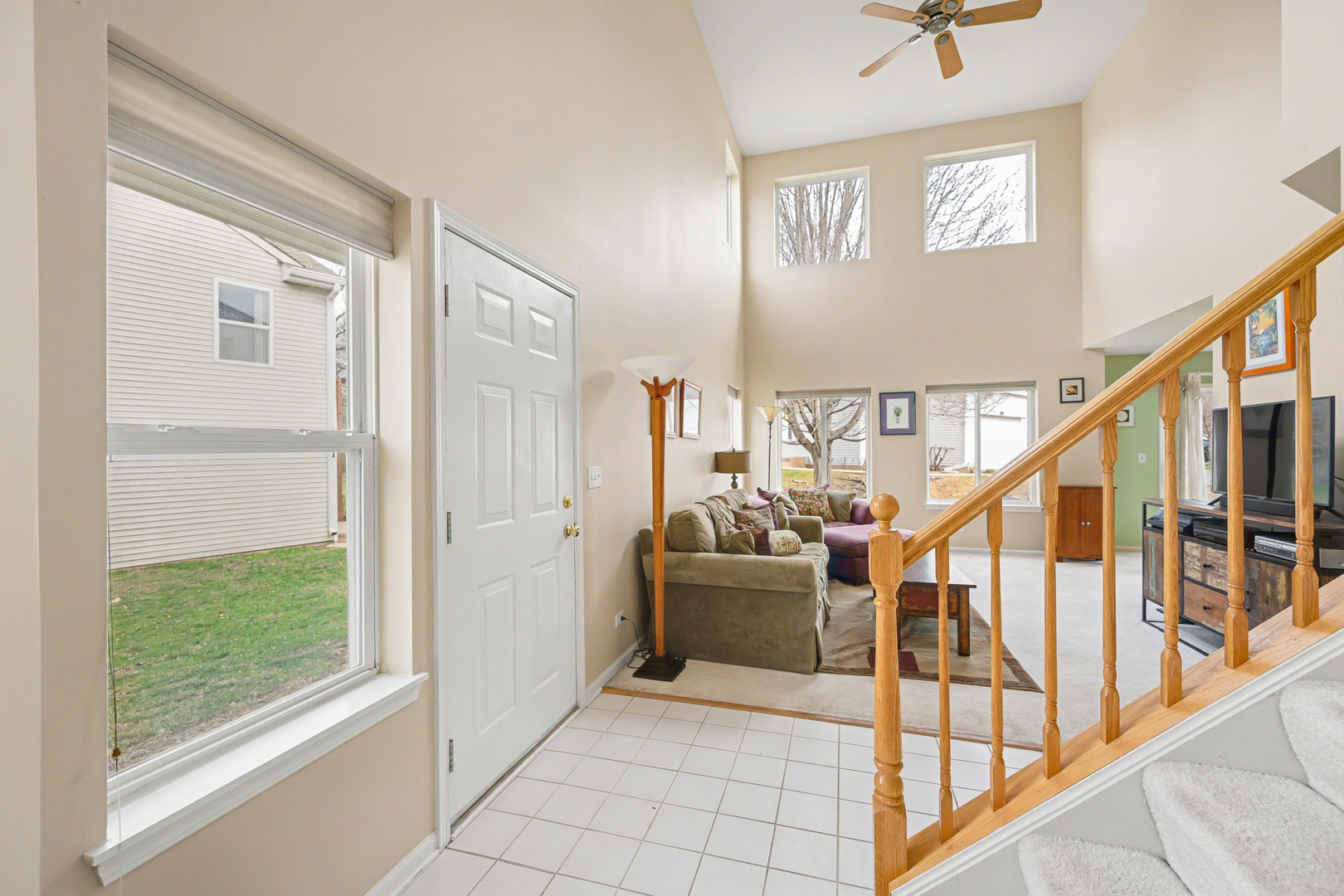 2298 Woodside Drive, Carpentersville, IL 60110