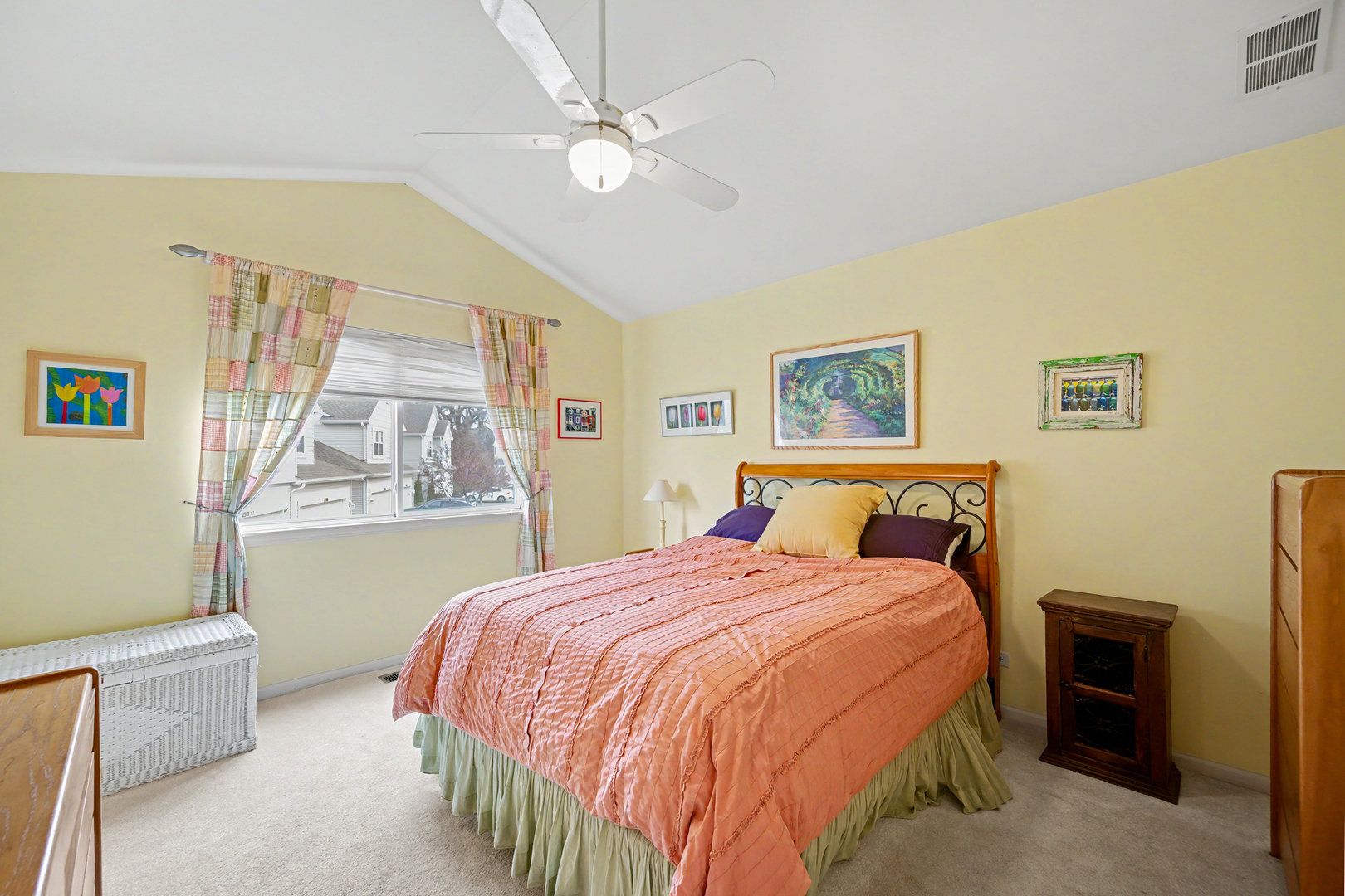 2298 Woodside Drive, Carpentersville, IL 60110