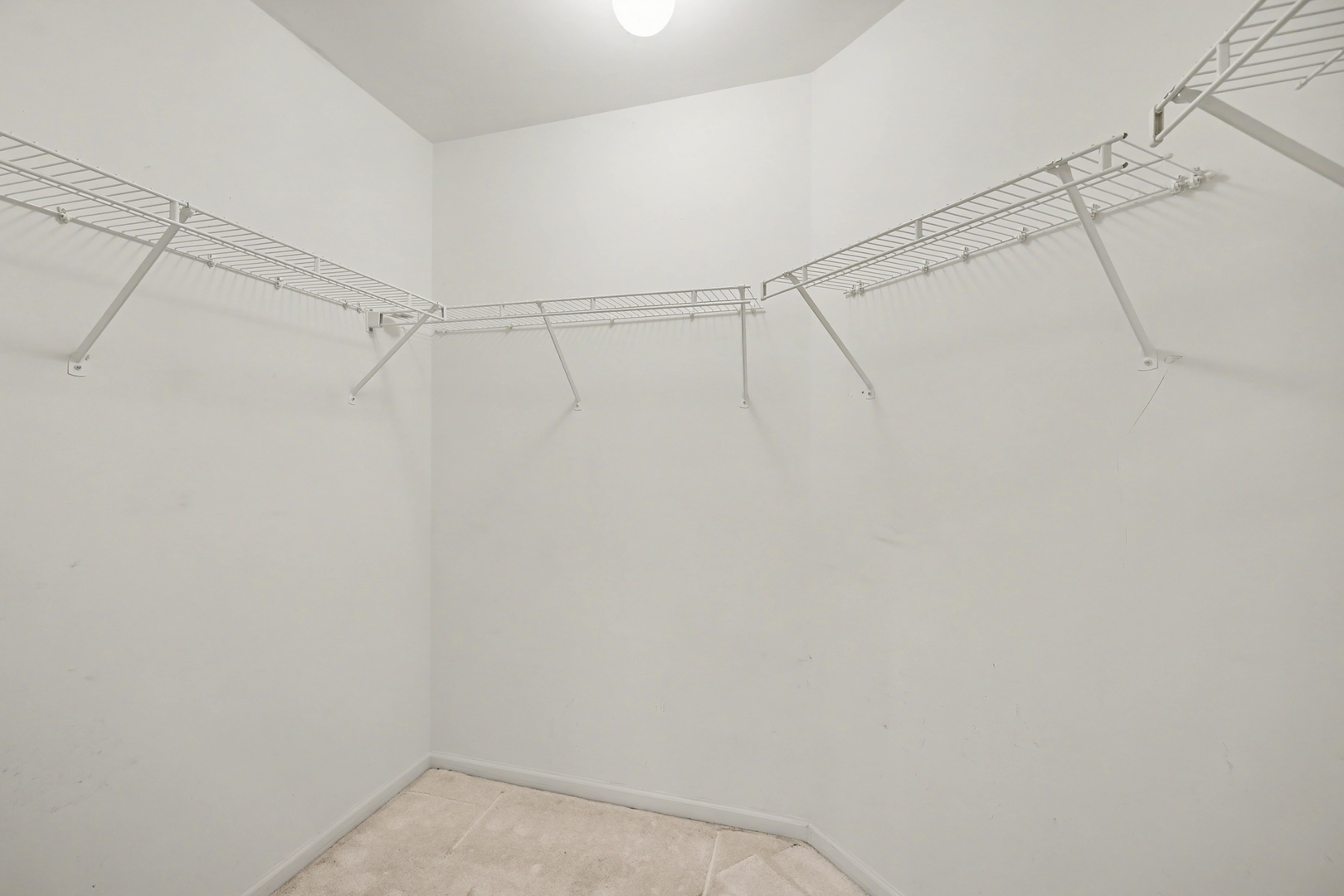 2298 Woodside Drive, Carpentersville, IL 60110