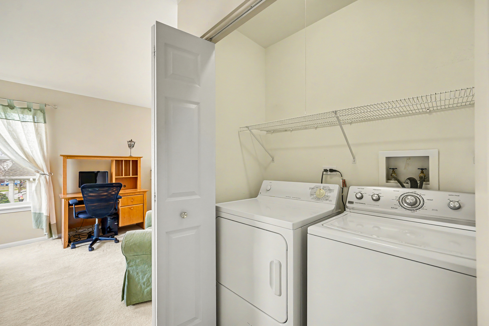 2298 Woodside Drive, Carpentersville, IL 60110