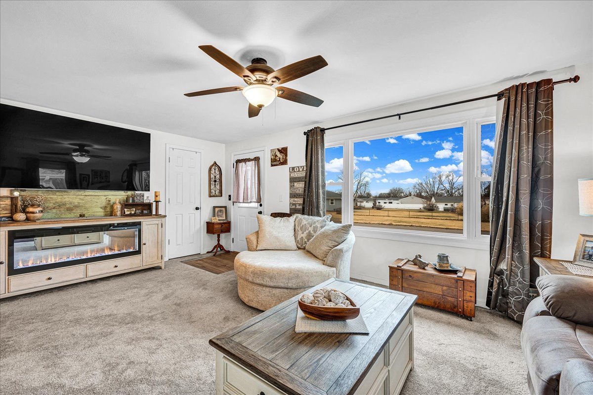 605 Belaire Drive, Washington, IL 61571