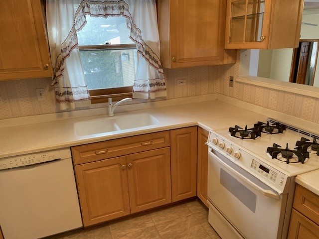 525 Bunning Drive, Downers Grove, IL 60516