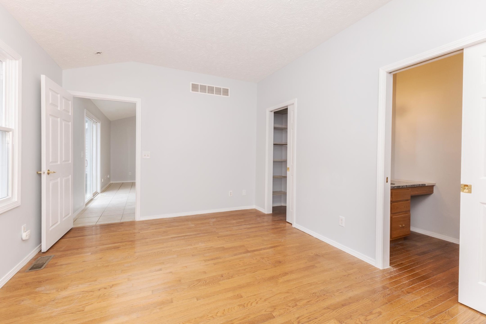 67 Astoria Way, Bloomington, IL 61704