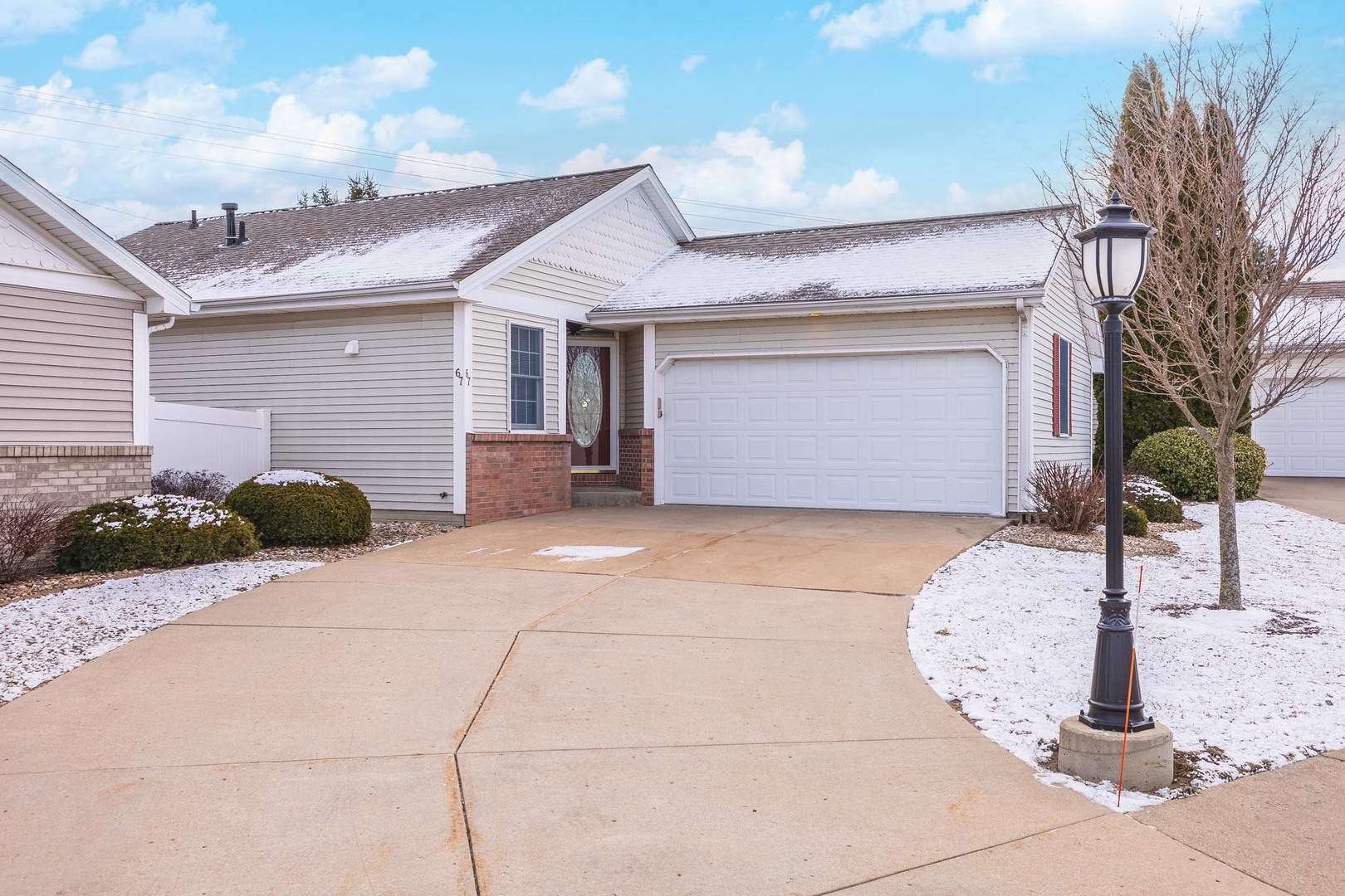 67 Astoria Way, Bloomington, IL 61704