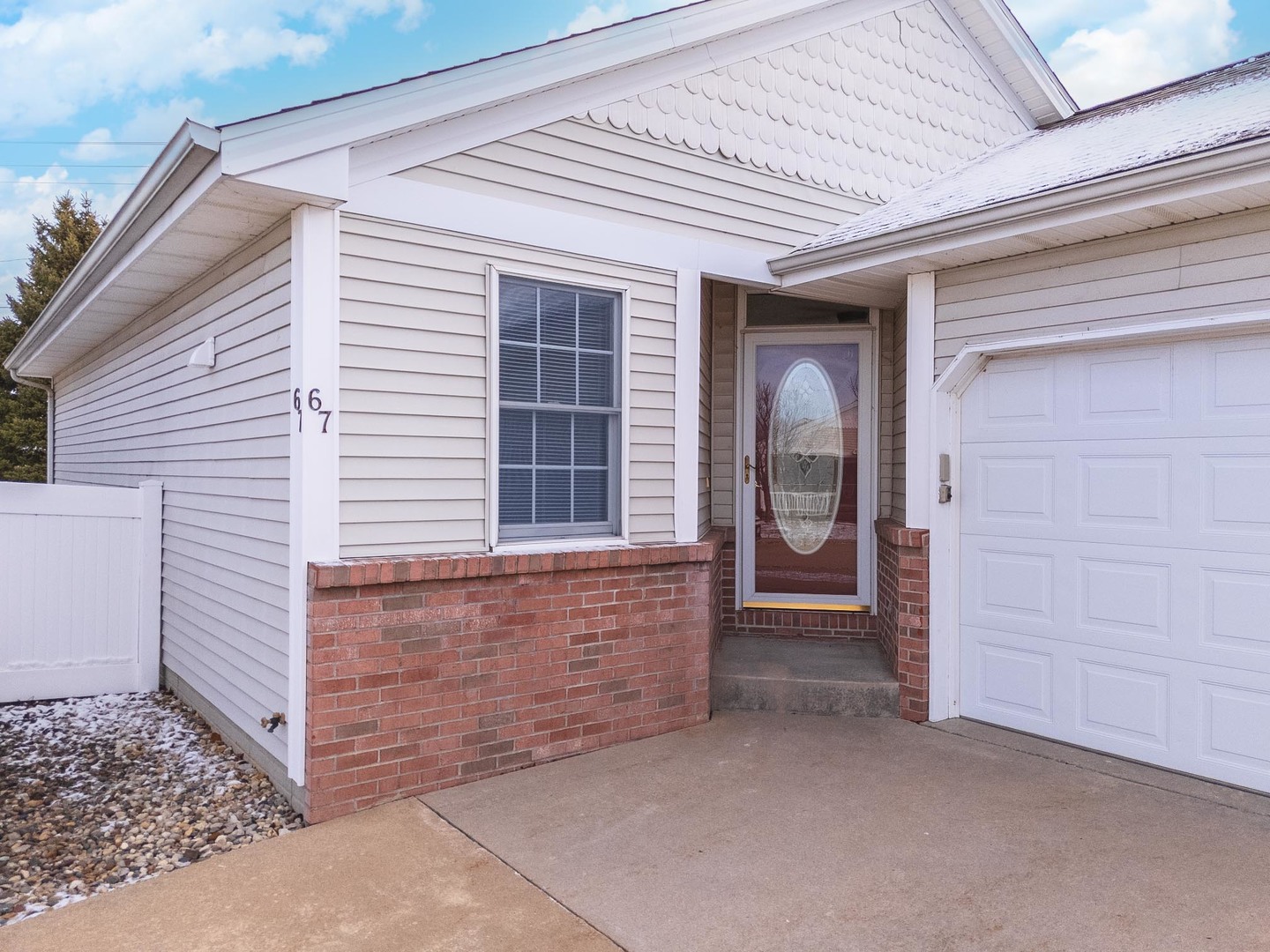 67 Astoria Way, Bloomington, IL 61704