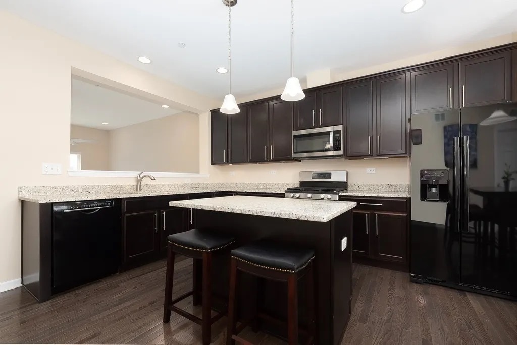 2942 Madison Drive, Naperville, IL 60564