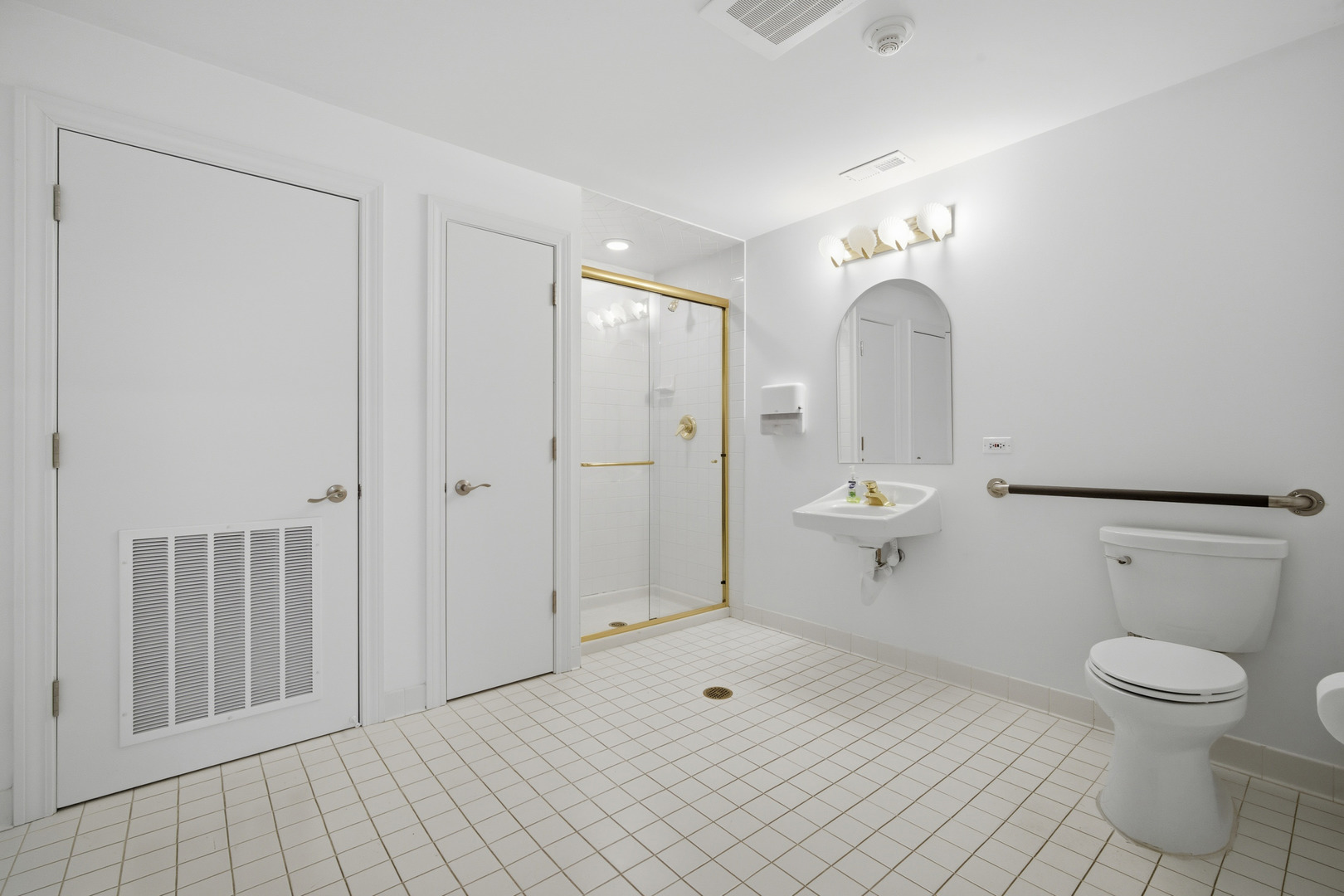 836 Skokie Boulevard, Northbrook, IL 60062