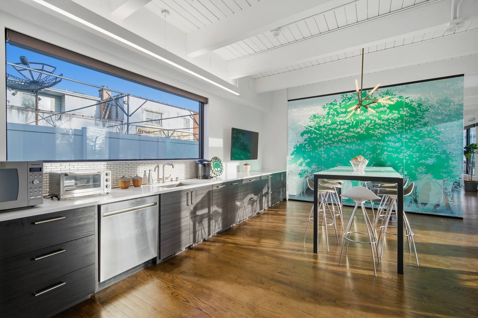 836 Skokie Boulevard, Northbrook, IL 60062