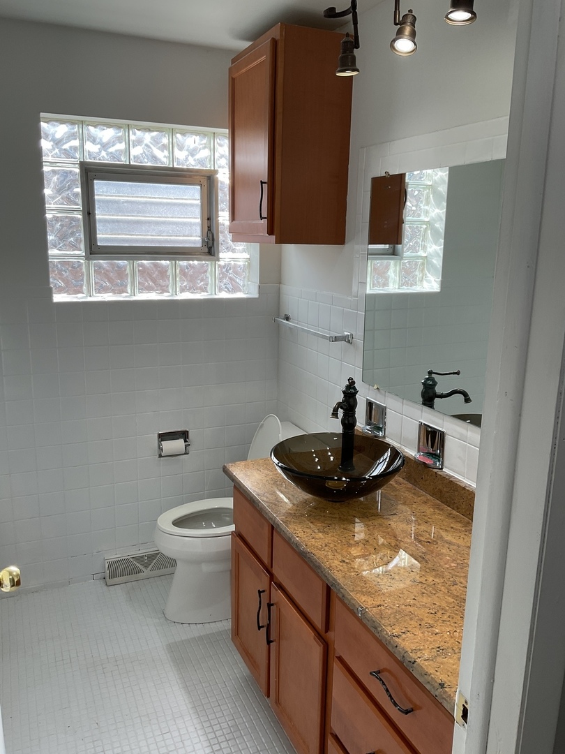 604 Exchange Avenue, Calumet City, IL 60409