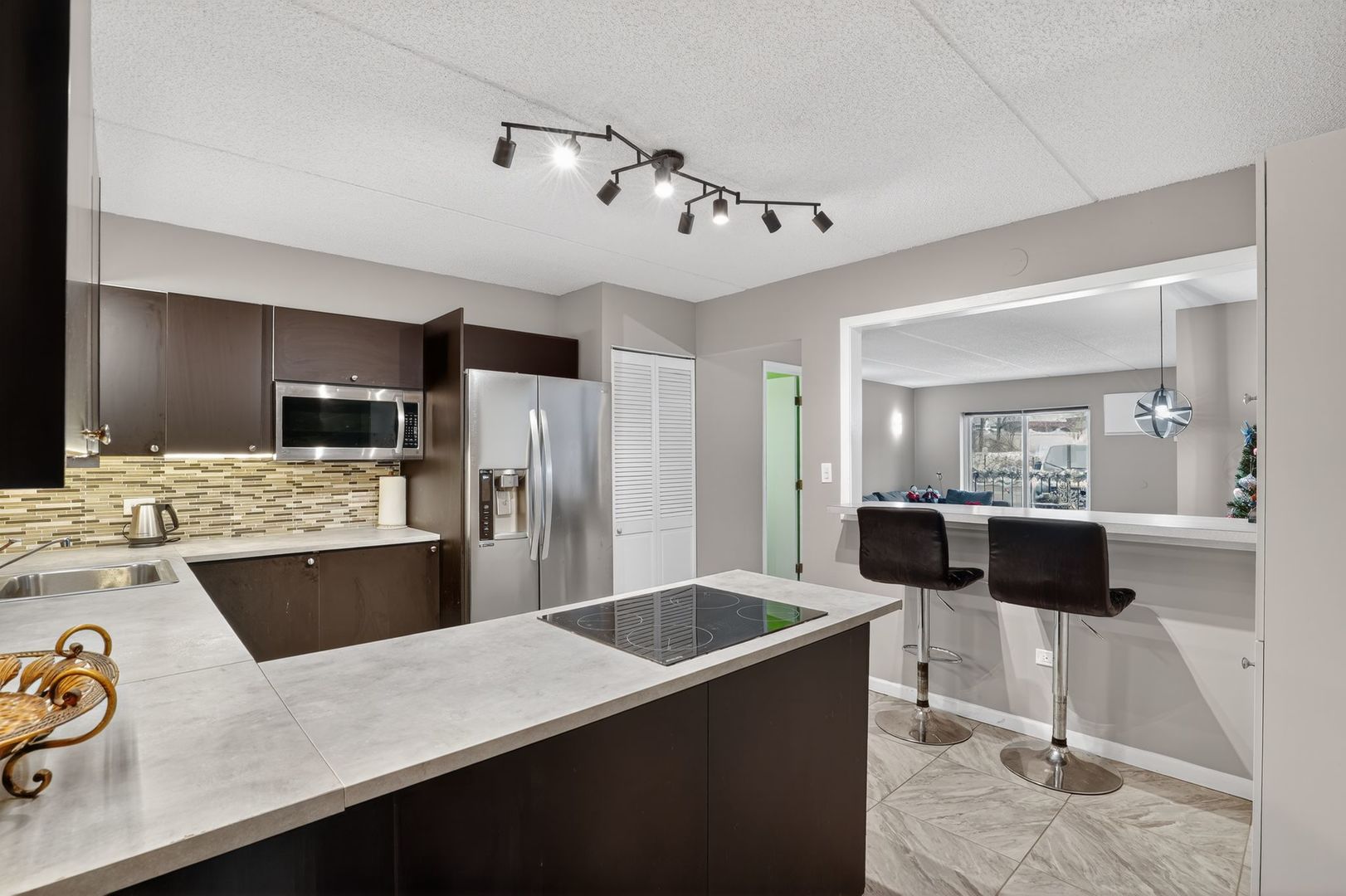 971 N Rohlwing Road #G-B, Addison, IL 60101