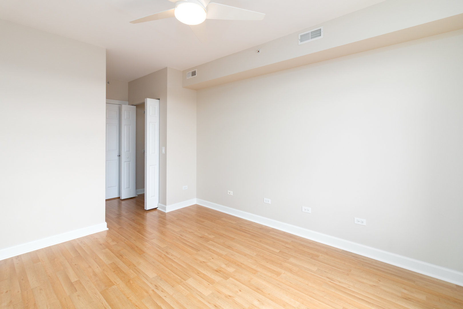 8440 Callie Avenue #C405, Morton Grove, IL 60053