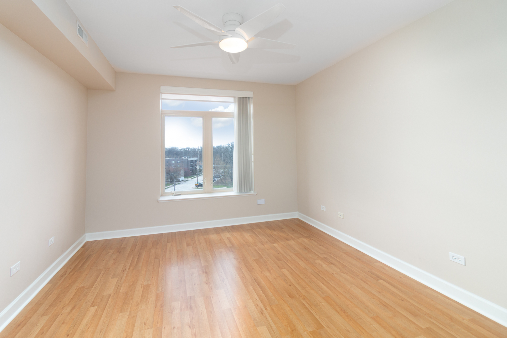 8440 Callie Avenue #C405, Morton Grove, IL 60053