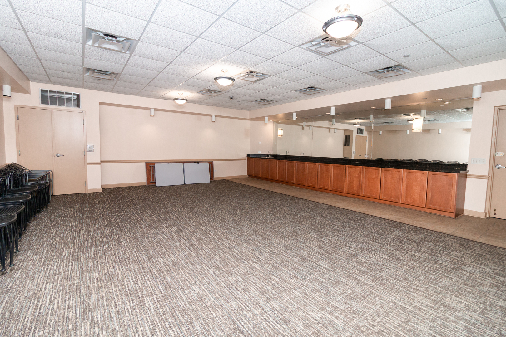 8440 Callie Avenue #C405, Morton Grove, IL 60053