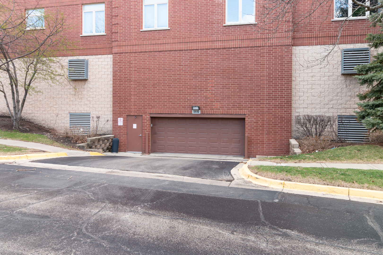 8440 Callie Avenue #C405, Morton Grove, IL 60053