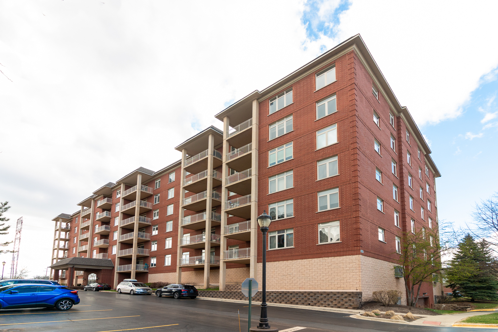 8440 Callie Avenue #C405, Morton Grove, IL 60053