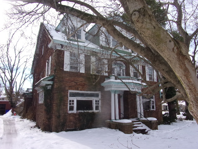 1595 W Macon Street, Decatur, IL 62522