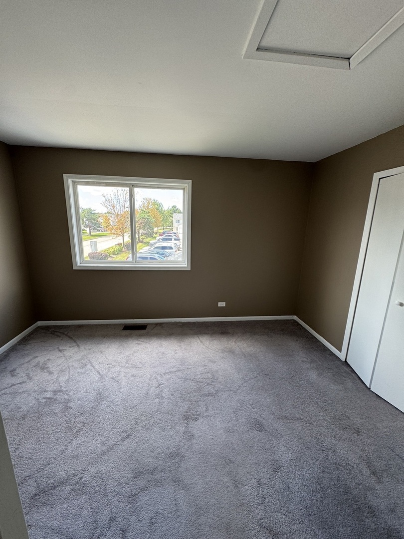 420 Meadowgreen Lane, Round Lake Beach, IL 60073