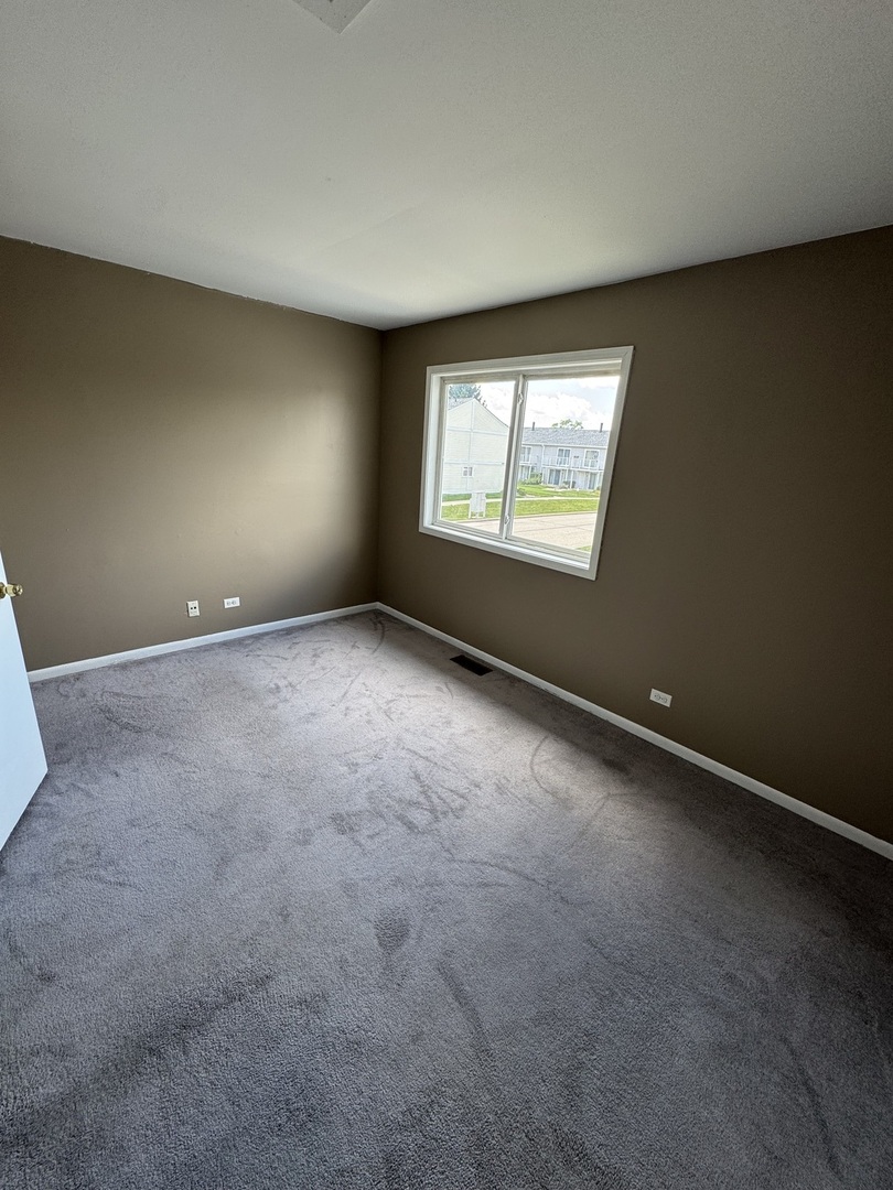 420 Meadowgreen Lane, Round Lake Beach, IL 60073