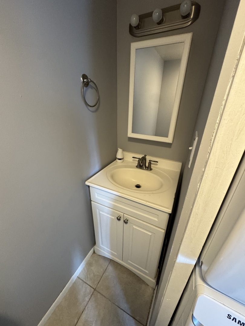 420 Meadowgreen Lane, Round Lake Beach, IL 60073