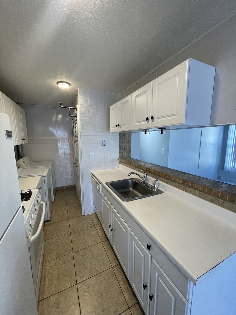 479 James Court #D, Glendale Heights, IL 60139