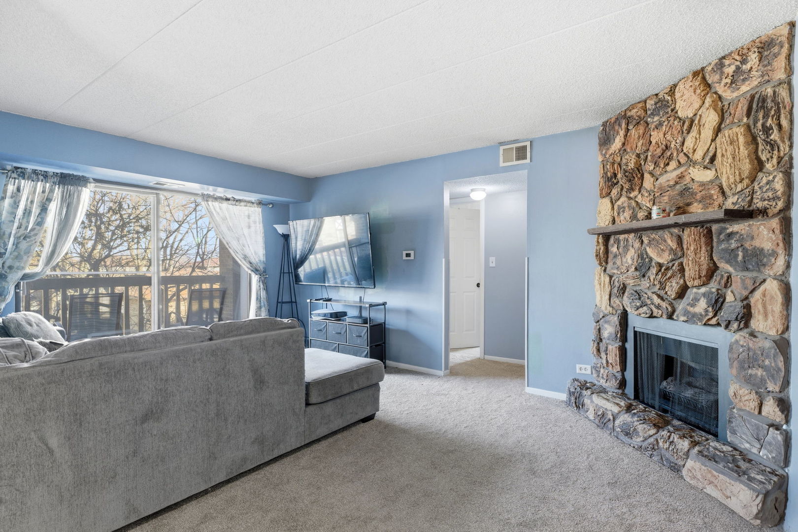 13616 Royal Court #207, Crestwood, IL 60418