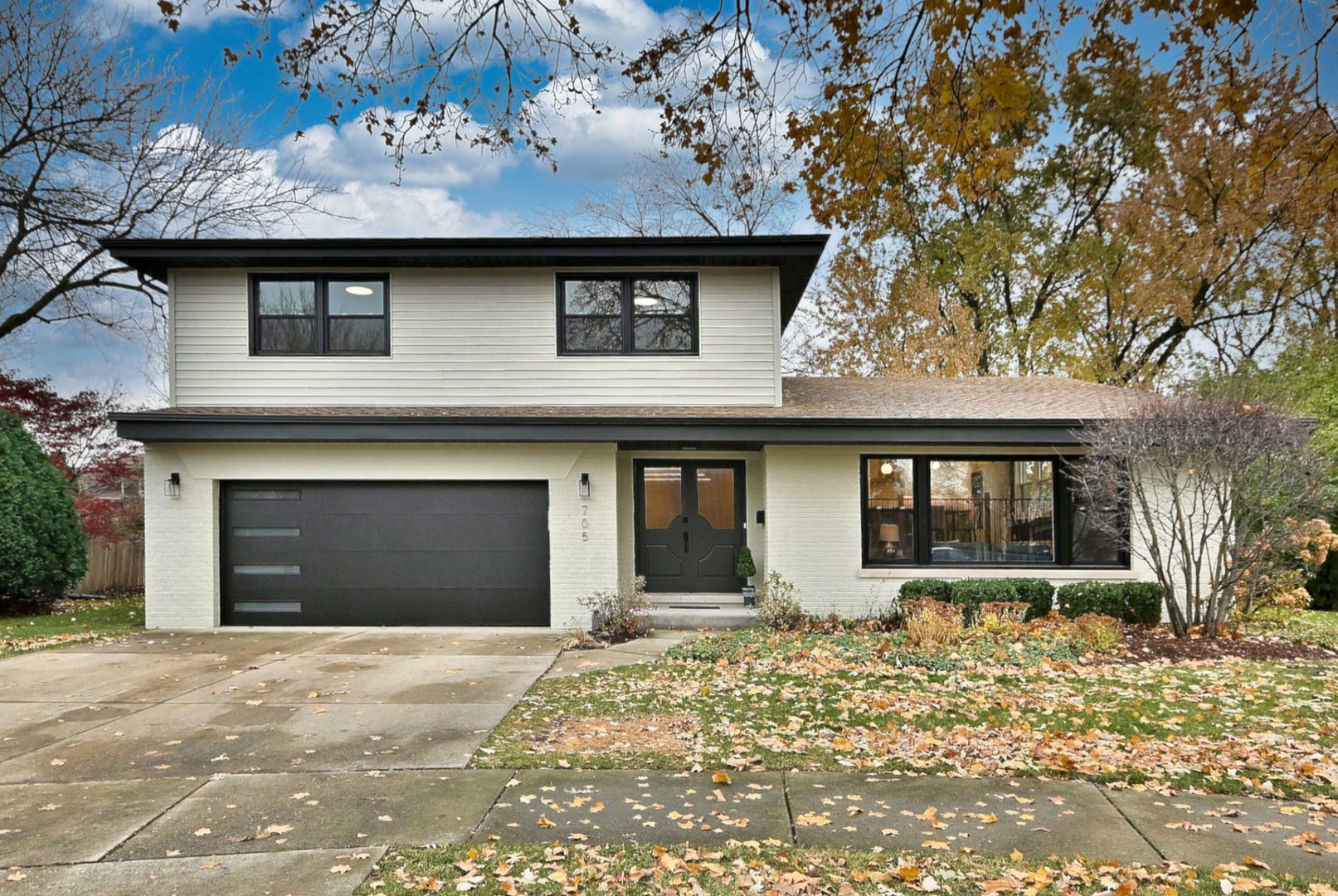 705 S Edgewood Avenue, Elmhurst, IL 60126