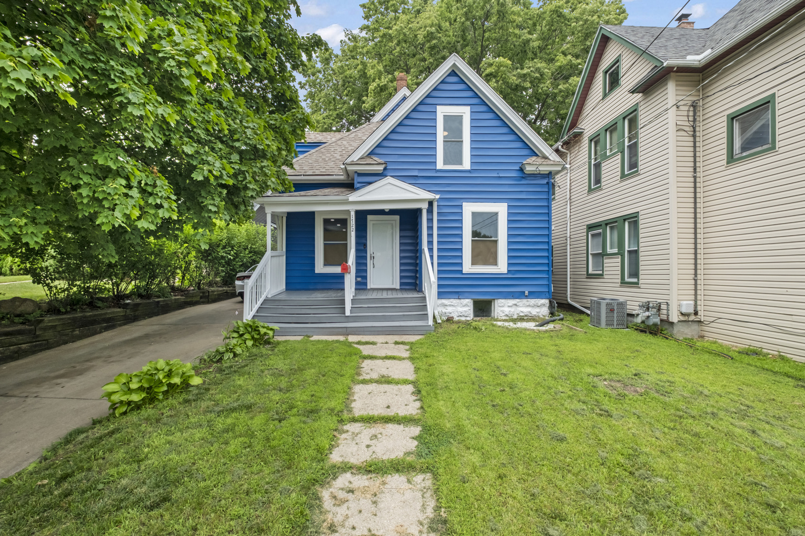 1722 Charles Street, Rockford, IL 61104