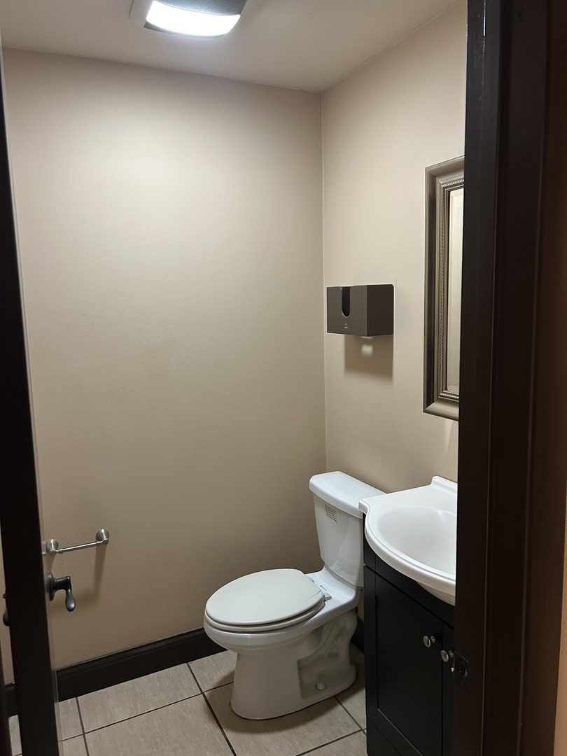 4503 W Lake Street, Melrose Park, IL 60160