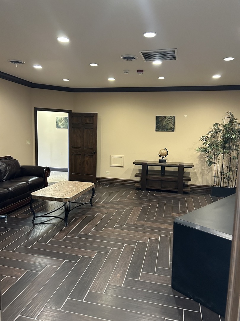 4503 W Lake Street, Melrose Park, IL 60160