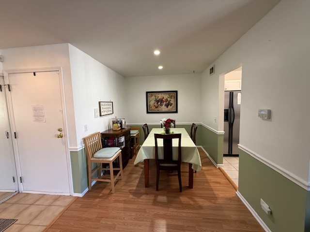 310 OAK MEADOW Court #D2, Schaumburg, IL 60193