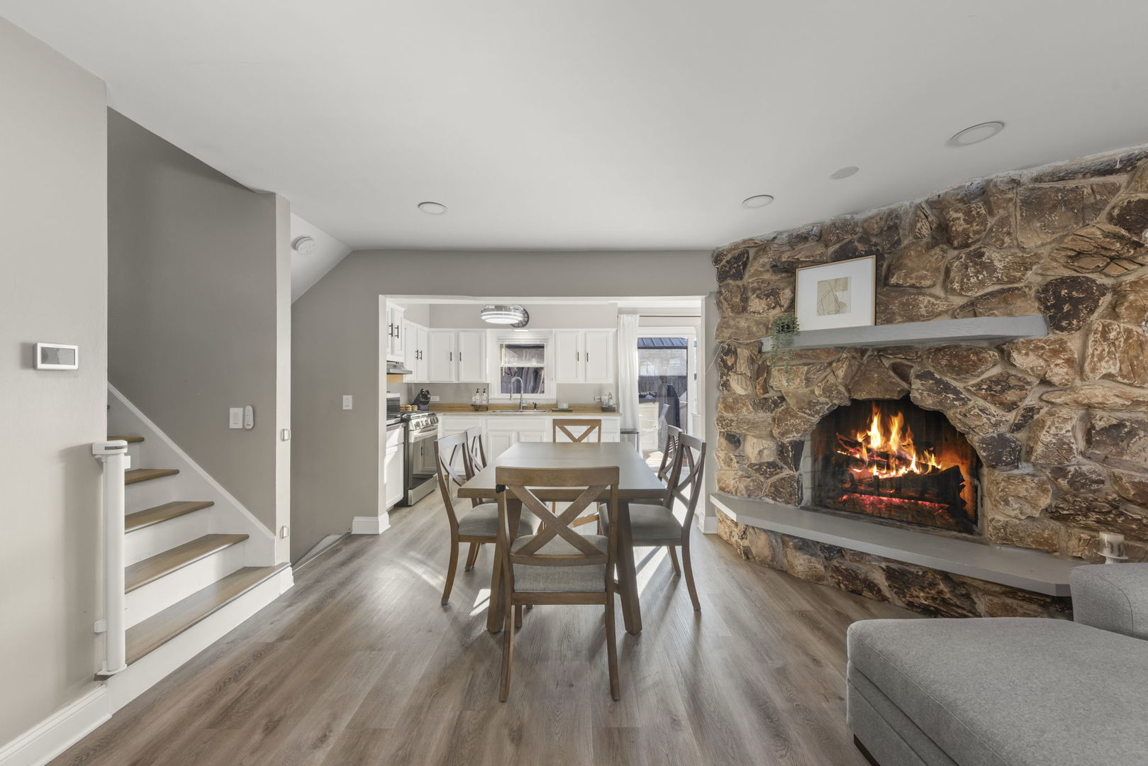 665 W Lake Manor Drive, Addison, IL 60101