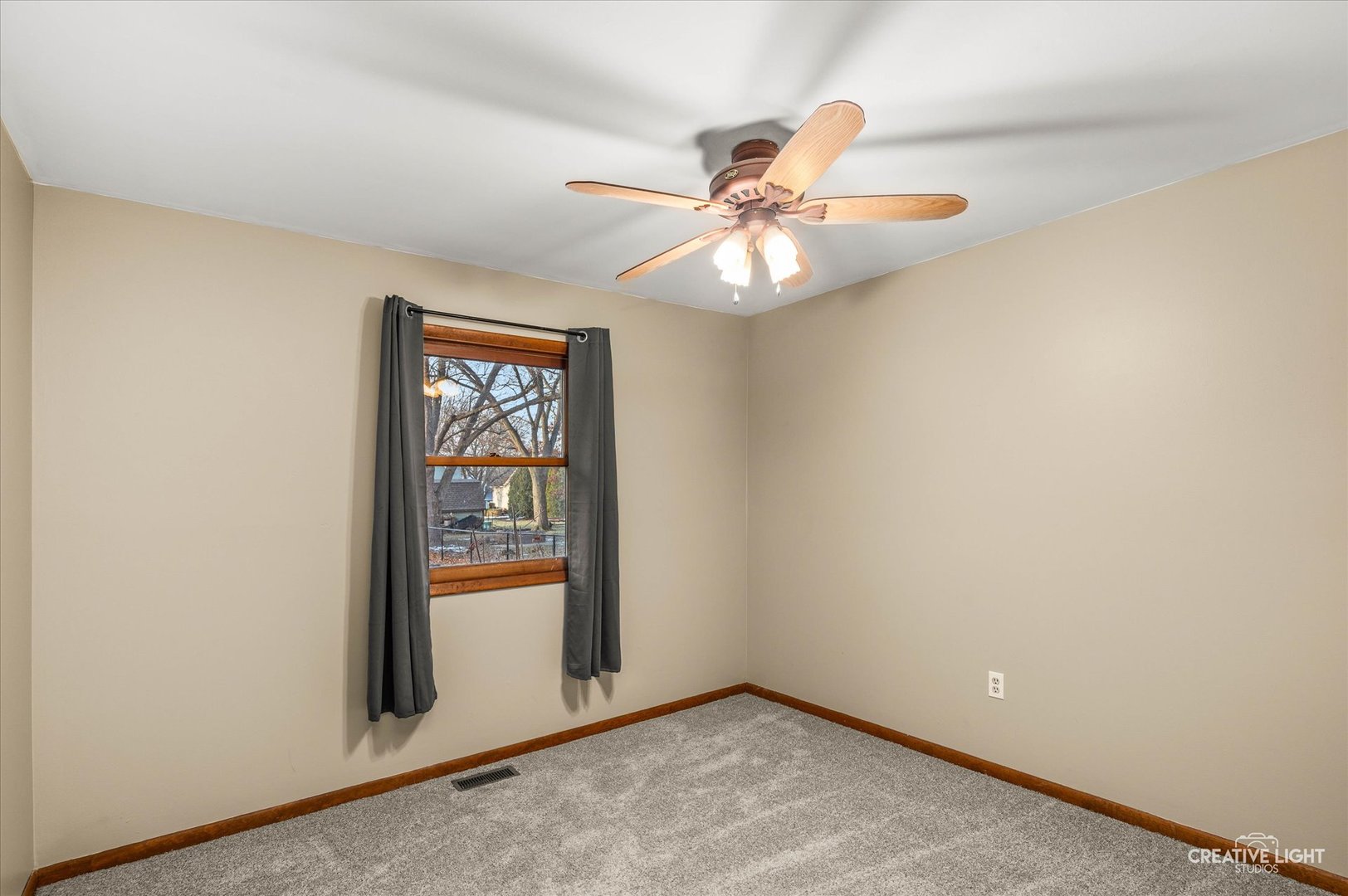 1652 Hilda Drive, Lake Holiday, IL 60548