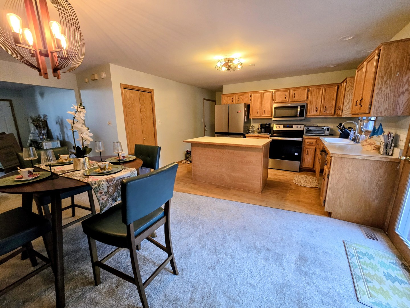 27106 S Fountainview Drive, Crete, IL 60417