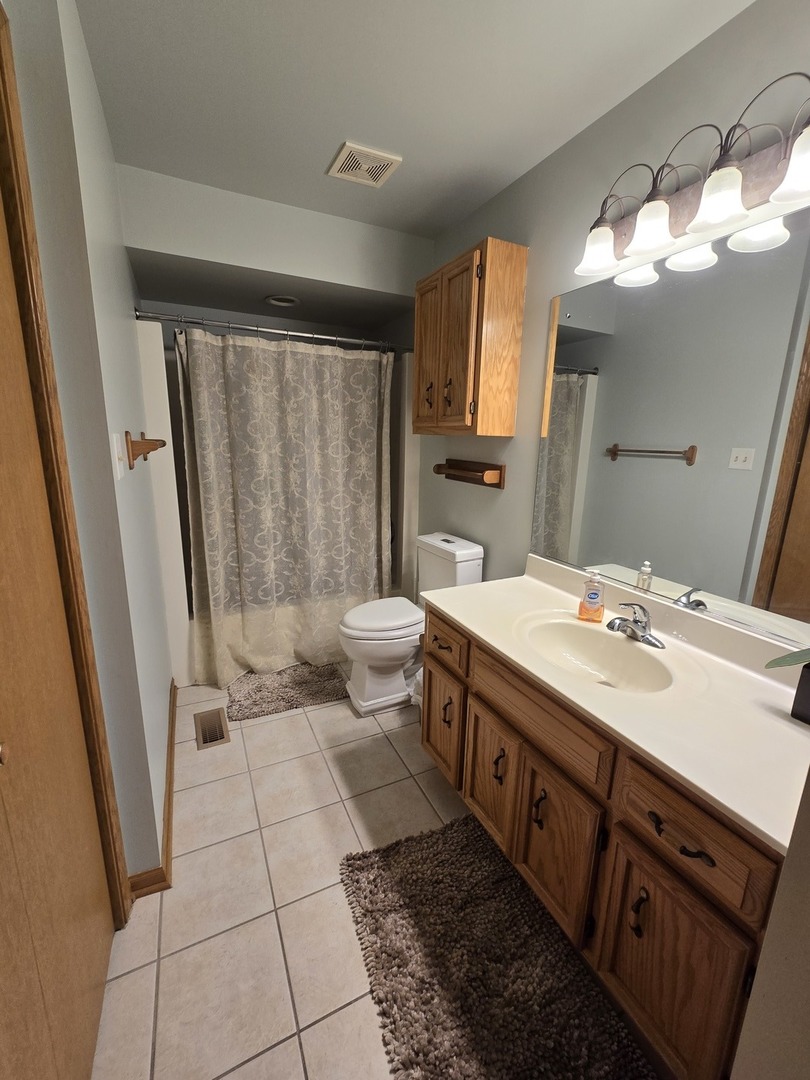 27106 S Fountainview Drive, Crete, IL 60417