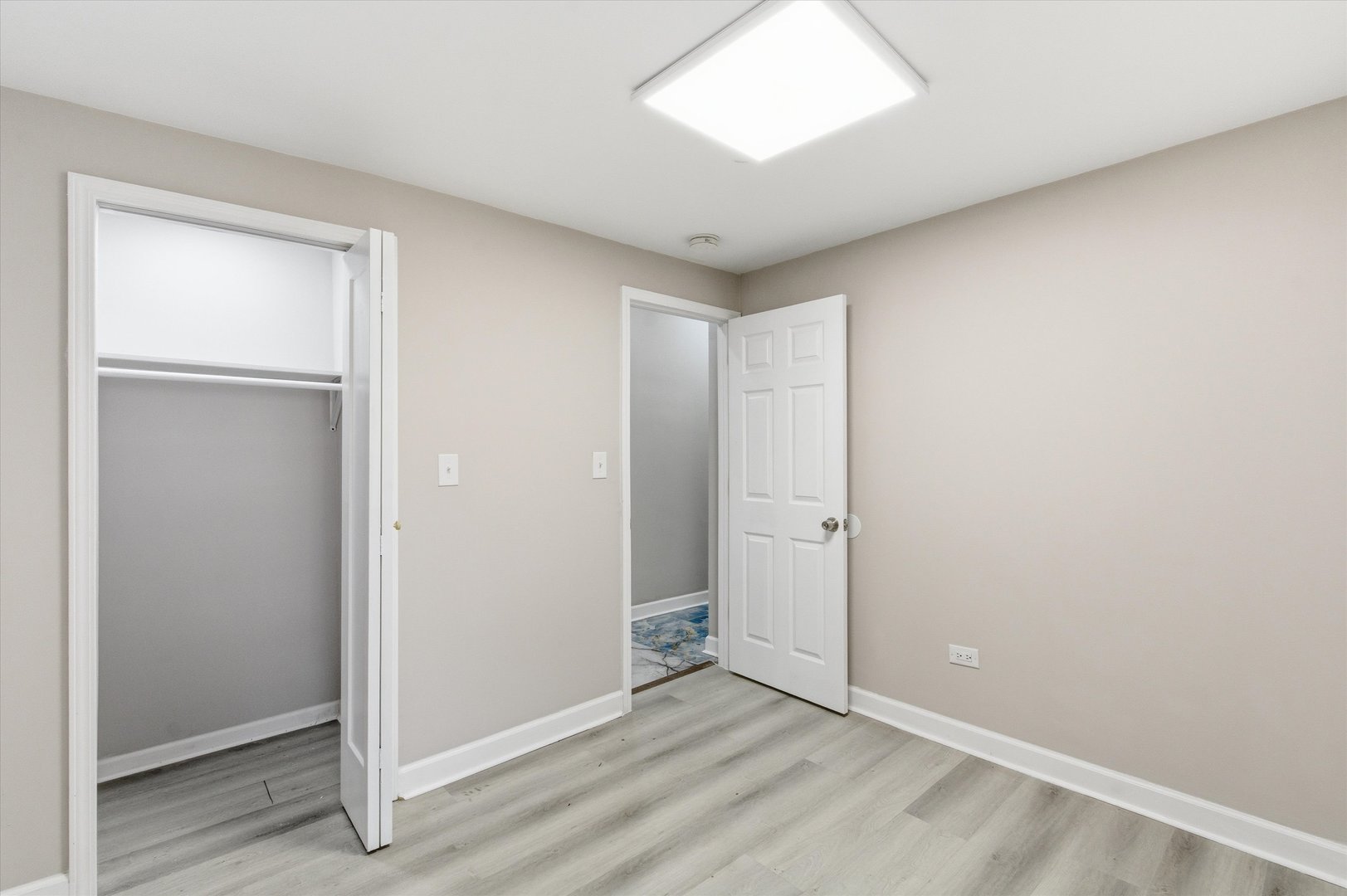 8305 S MARYLAND Avenue, Chicago, IL 60619