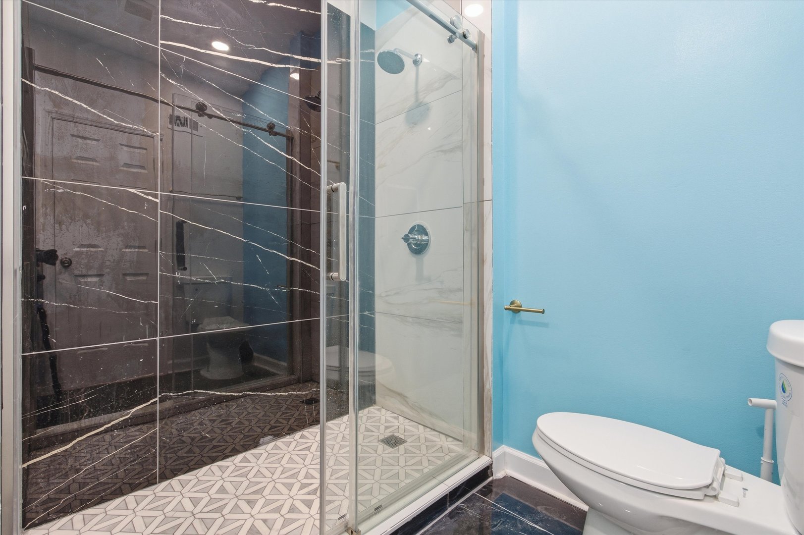 8305 S MARYLAND Avenue, Chicago, IL 60619