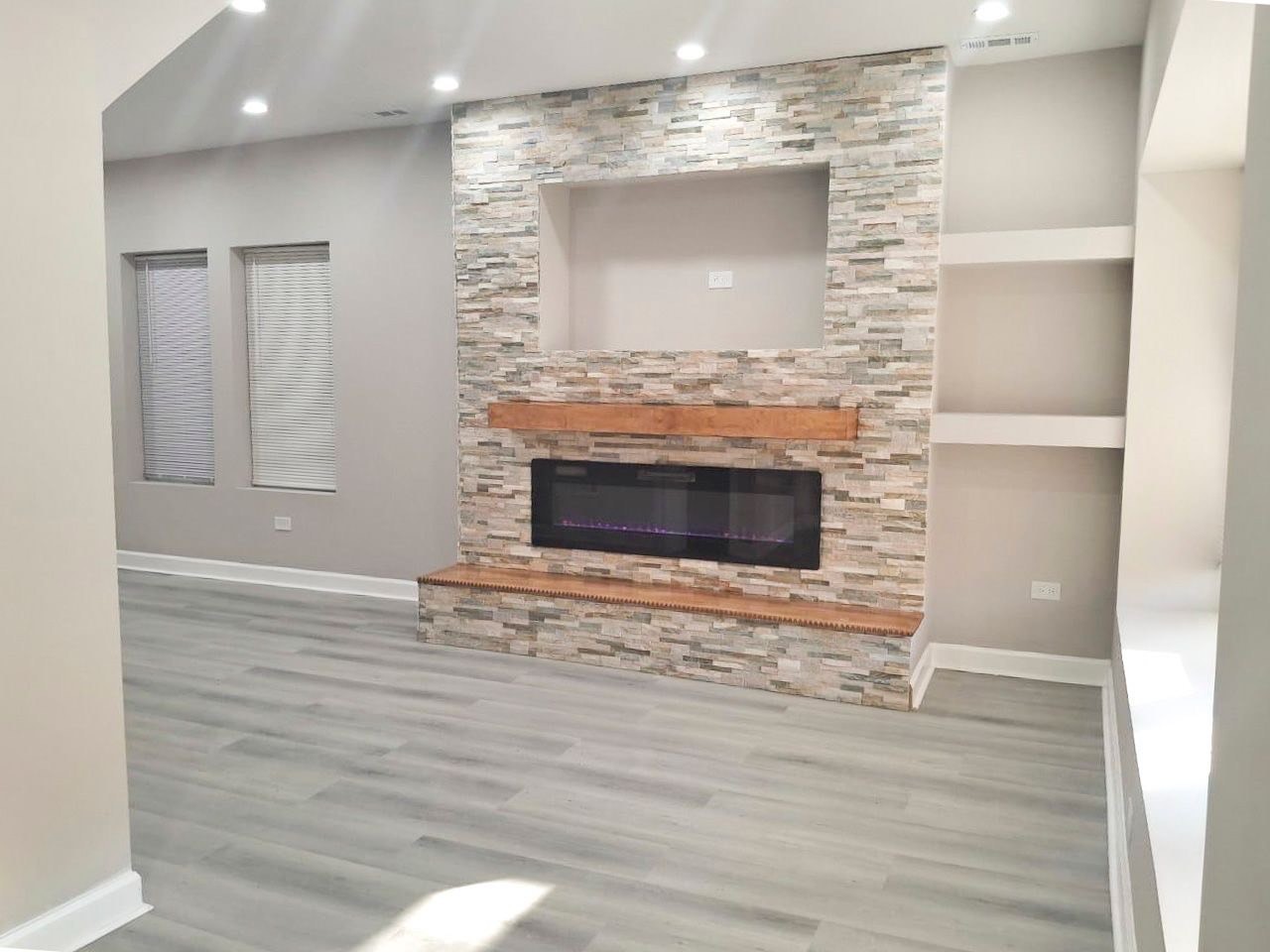 8305 S MARYLAND Avenue, Chicago, IL 60619