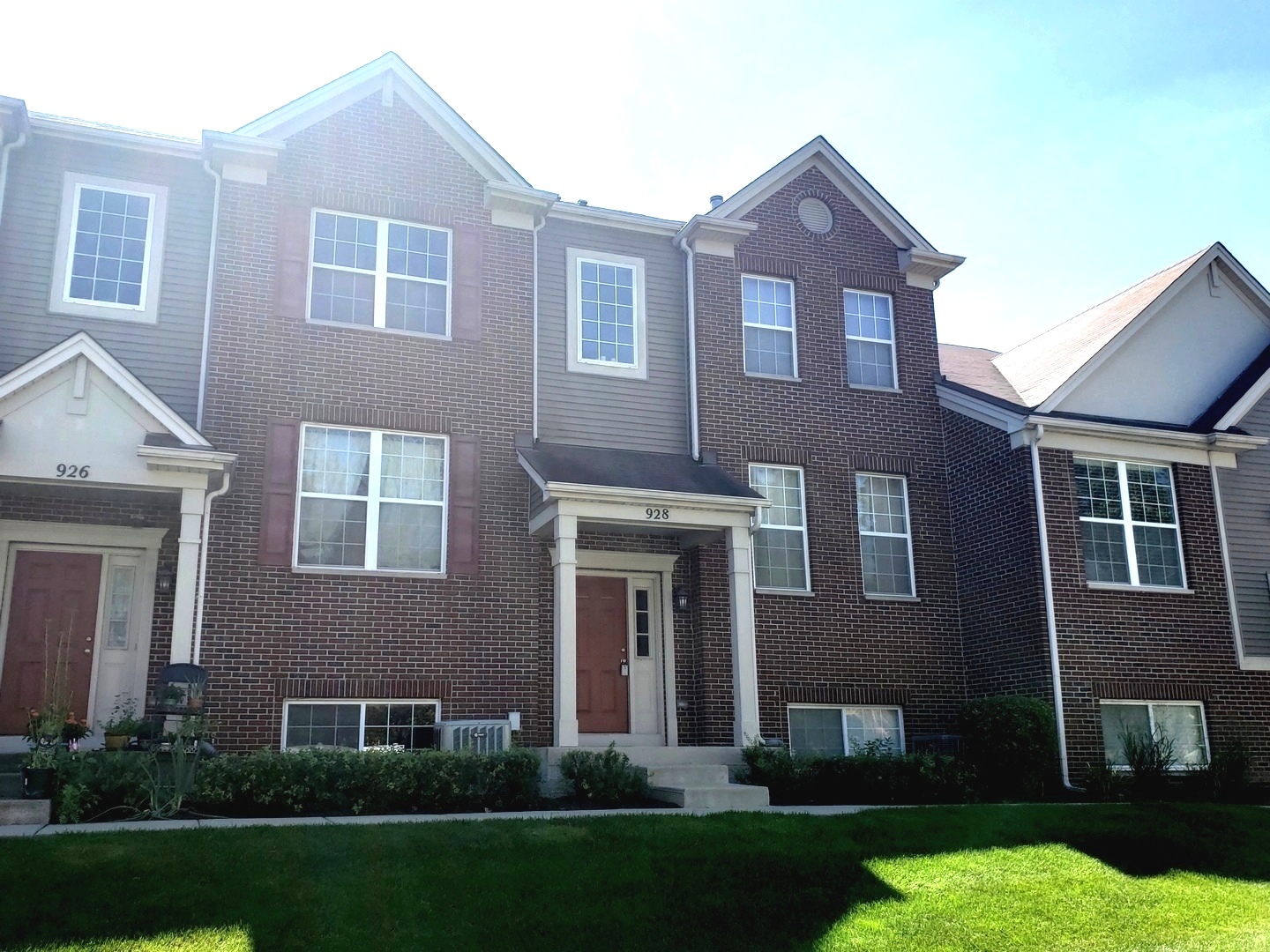 928 Charlton Lane, Naperville, IL 60563