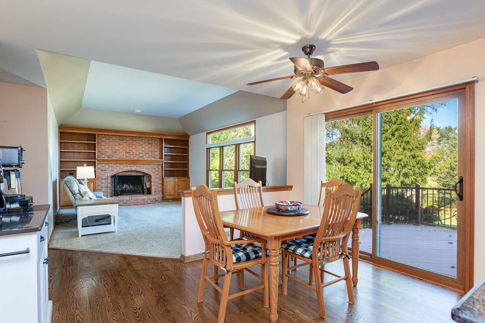 833 E Sterling Avenue, West Chicago, IL 60185