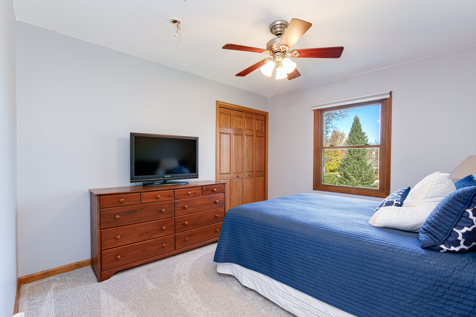 833 E Sterling Avenue, West Chicago, IL 60185