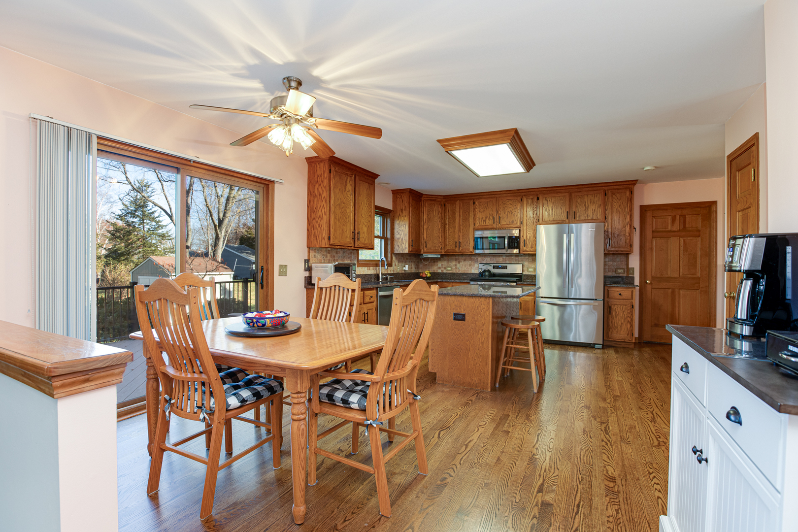 833 E Sterling Avenue, West Chicago, IL 60185